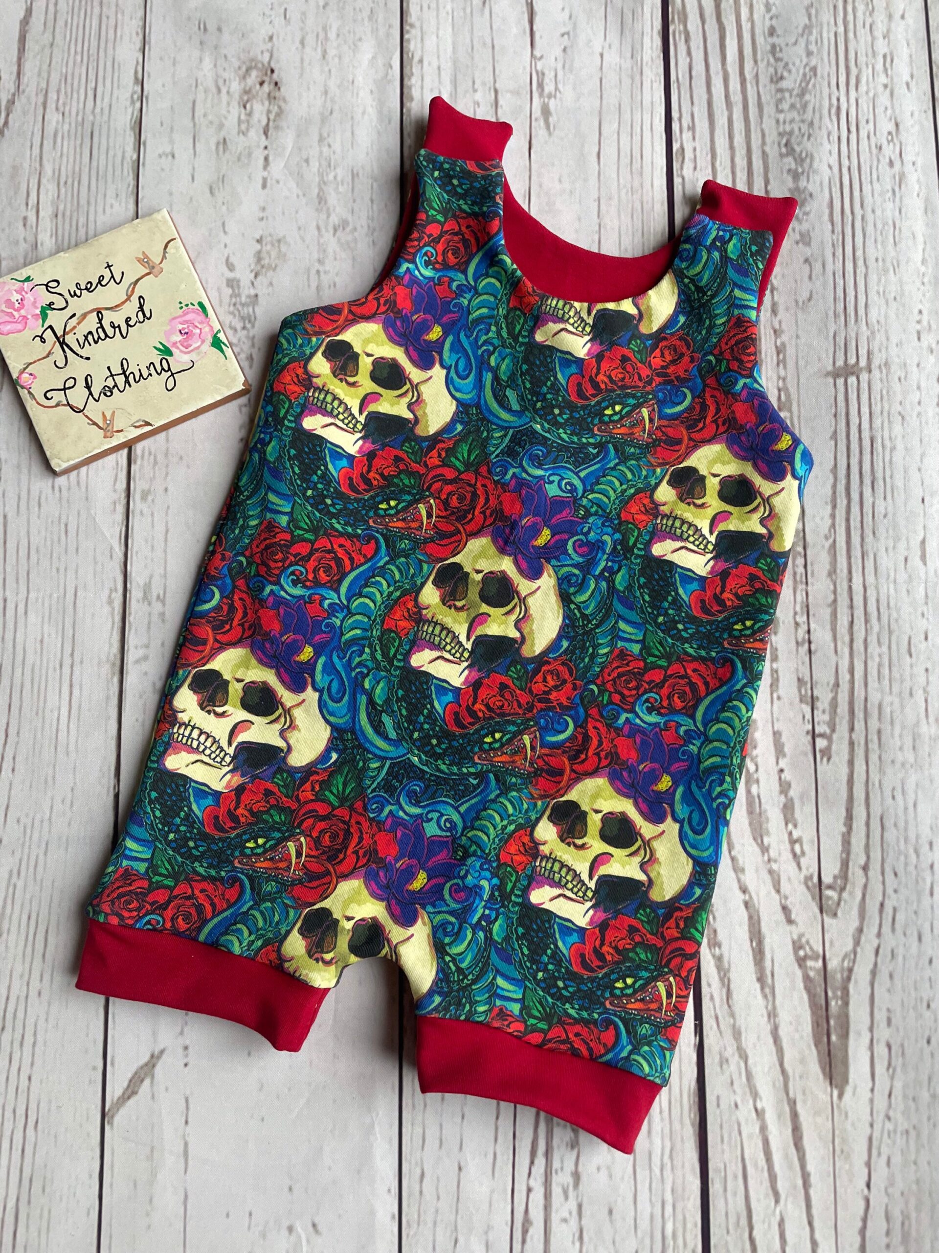 Skull and rose romper, skull summer romper, rose romper, gender neutral unisex alternative romper - Image 3