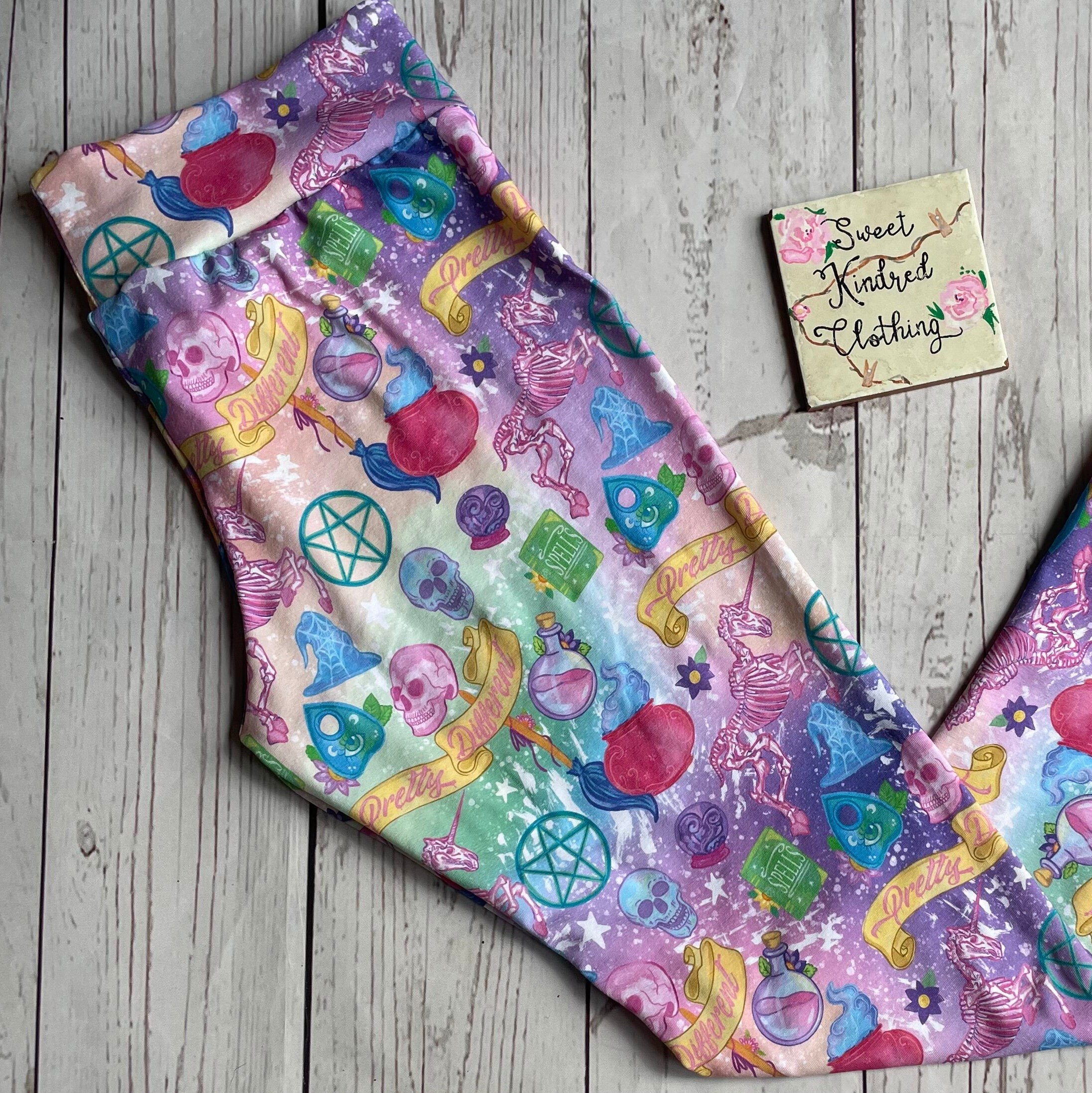 Witch leggings, alternative print leggings - Image 6